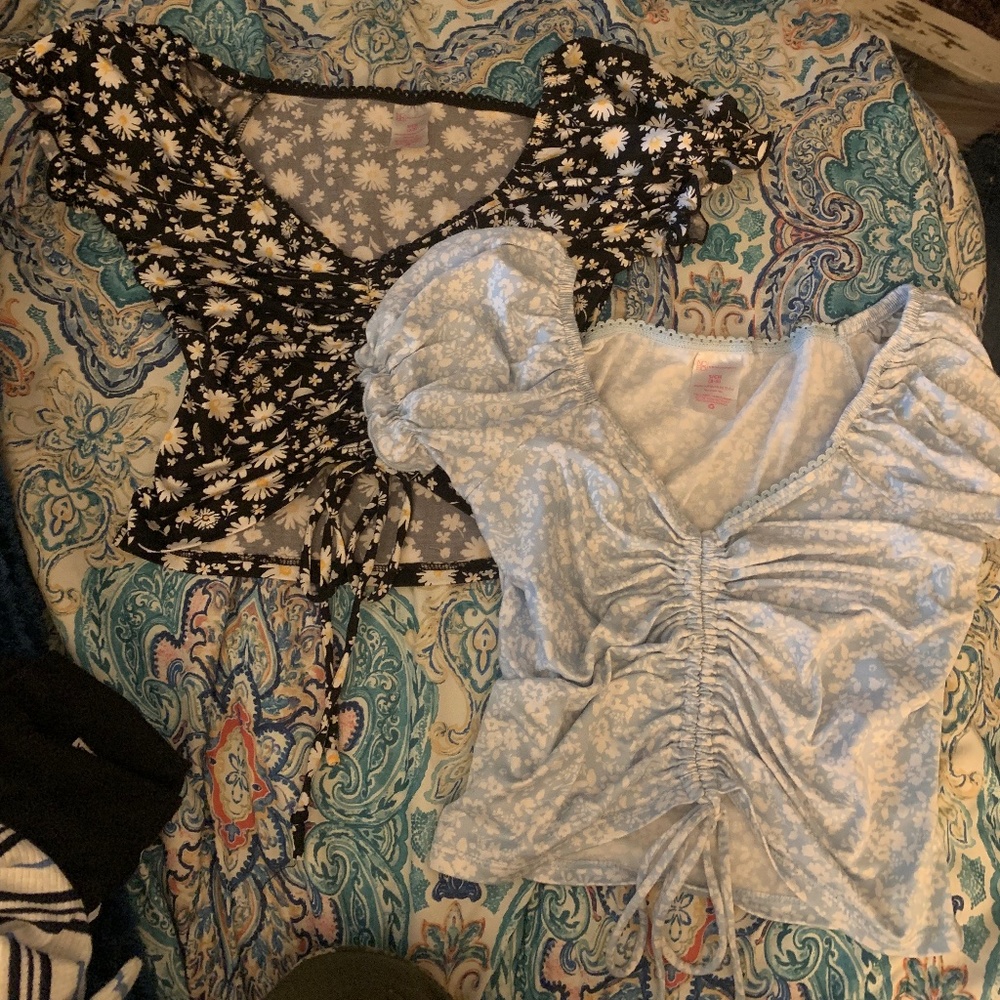 Floral tie crop top